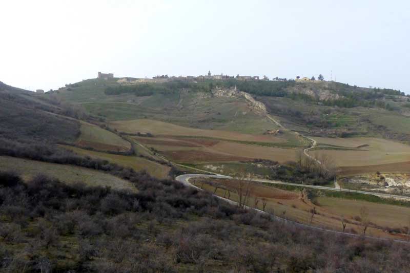 Medinaceli-la-ville-haute-sur-la-colline