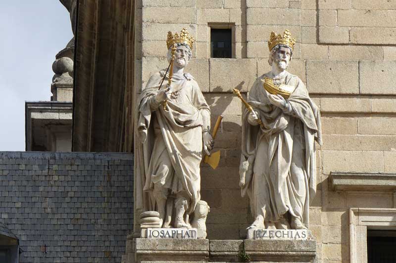 Les rois d'Israël sur la façade de la basilique