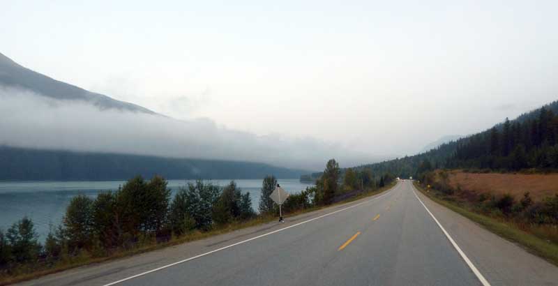Sur la route vers l'ouest, en longeant le Moose Lake