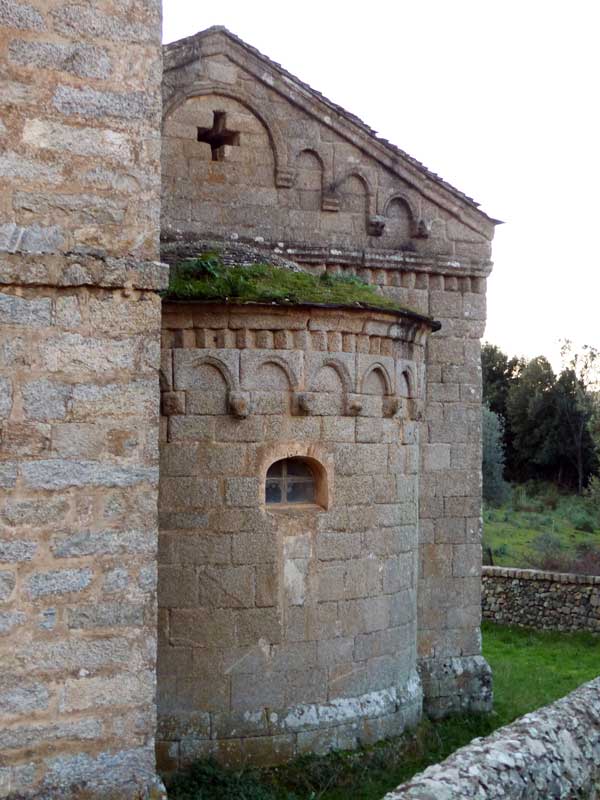 St-Maria-e-Ficaniedda : abside de
                  l'église-Santa-Maria-Assunta