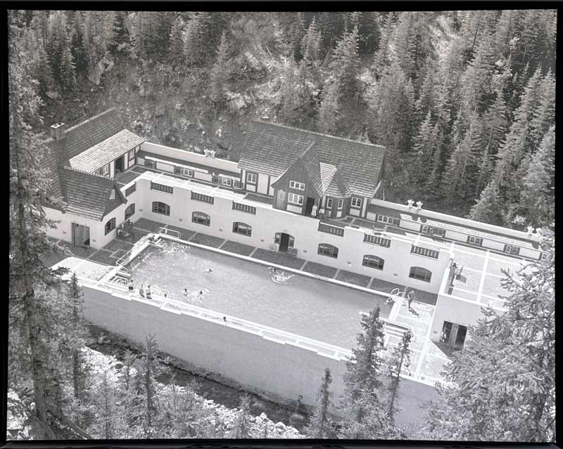 Miette-Hot-Springs-en-1938