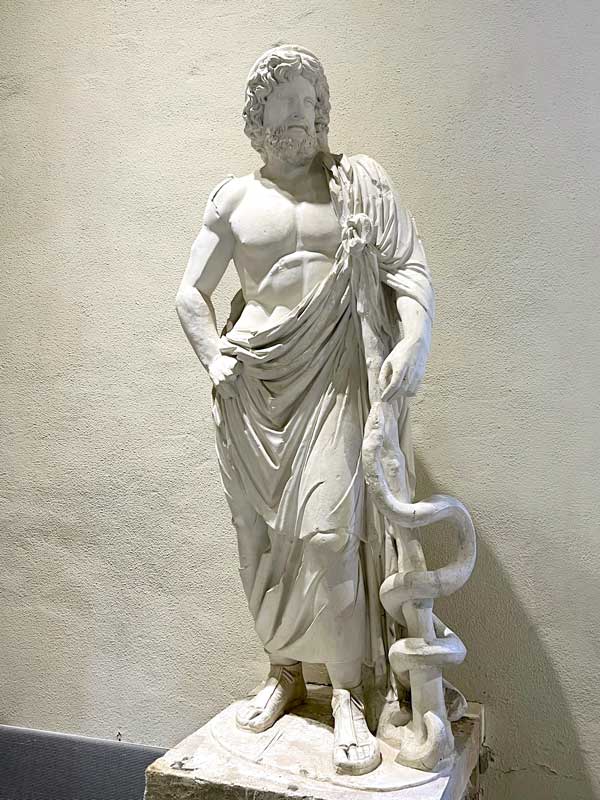 Musee d'Epidaure statue d'Asklepios copie romaine
                  d'une statue classique tardive - 160 ap.JC