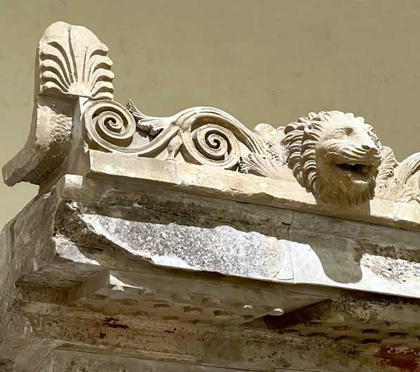Détail du sima du temple d,Asclepios