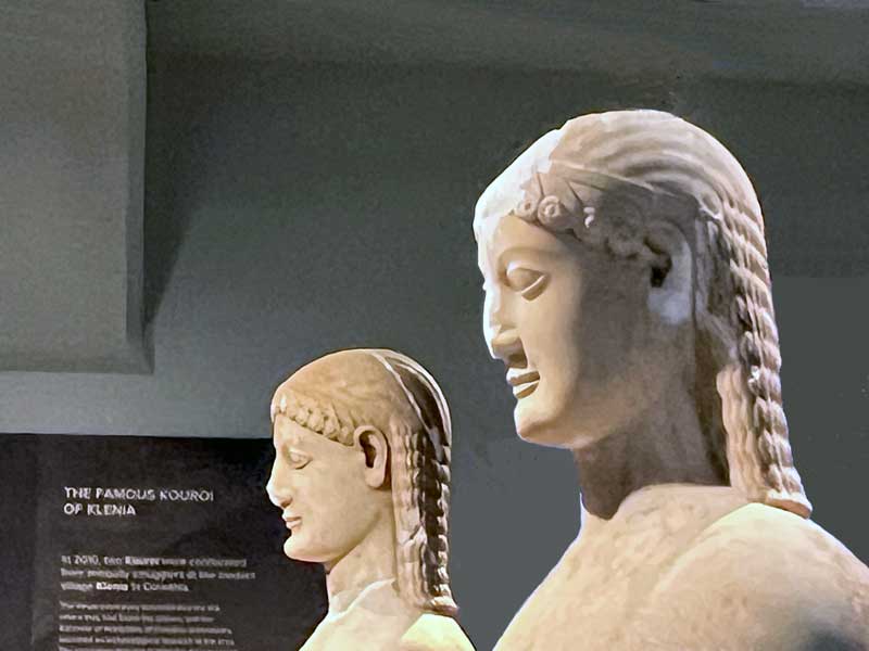 Musée de l'Ancienne Corinthe kouroi de Klenia
                  zoom
