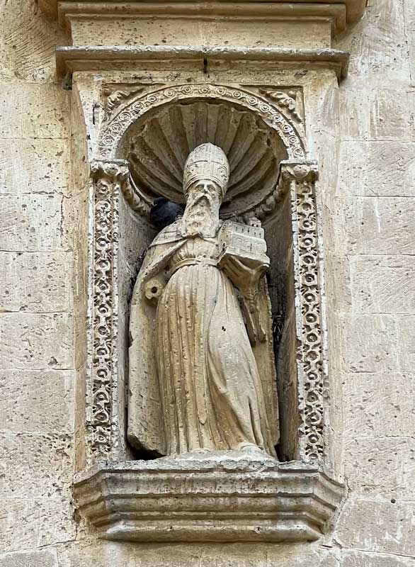 Matera-Chiesa-San-Agostino-XVI-XVIIIe-statue-du-saint
