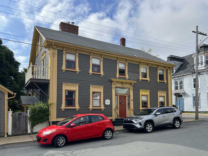 Lunenburg : la maison jaune