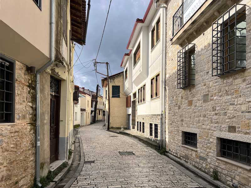 Ioannina-ruelle-de-la-vieille-ville