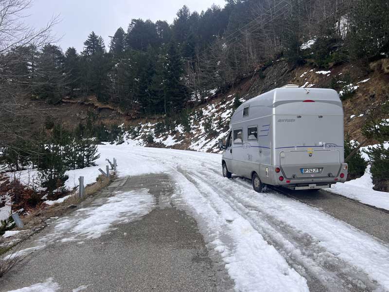 Exsis bloqué sur la route 6 (Ioanina à
                      Trikala)