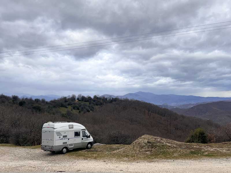 Meteores-bivouac-route-Meteoron-kallitheas-39%C2%B043'53.3'N-21%C2%B039'06.1'E