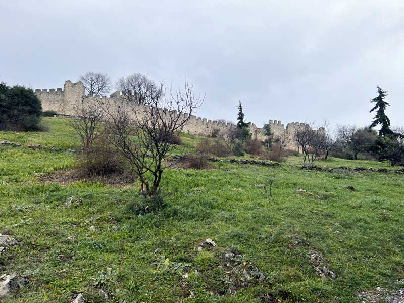 Au-pied du chateau byzantin de Platamonas