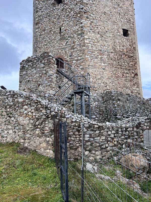 Accès limité au donjon de Platamonas