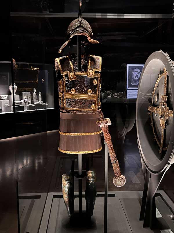 Vergina-armure-du-roi