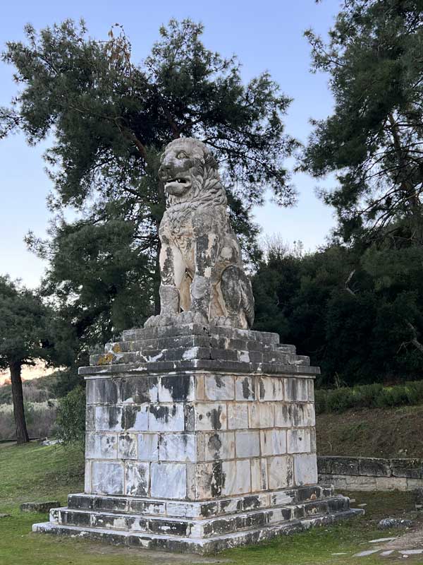 Amphipolis :
                  Le lion de Laomédon