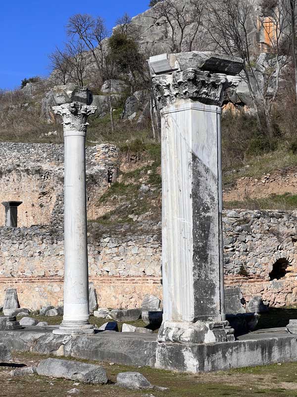 Philippi-colonnes-de-la-basilica-A