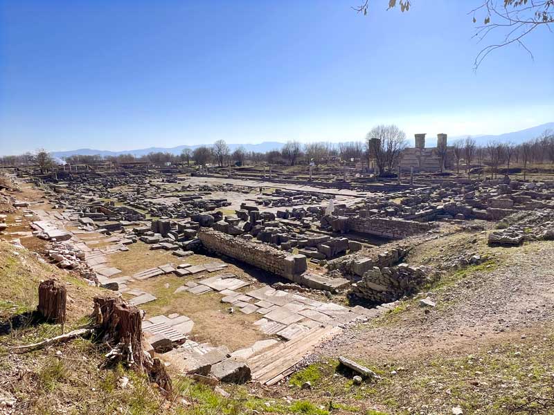 Philippi-Via-Egnatia-au-dessus-du-forum.