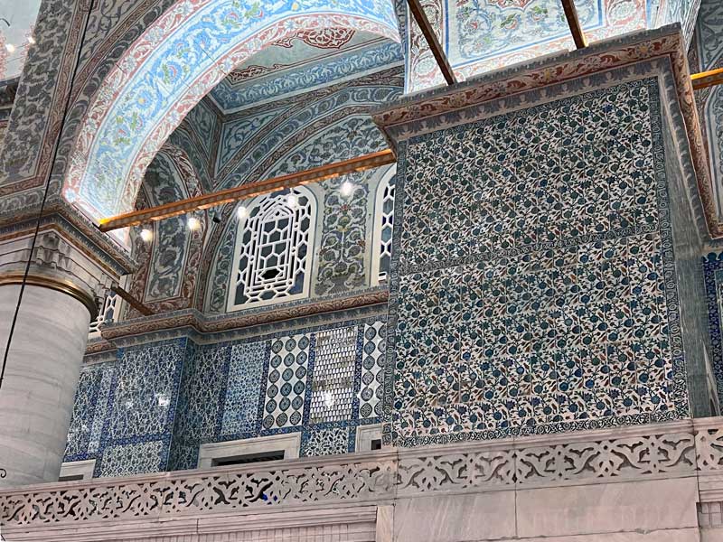 Carreaux bleus d'Iznik de Sultanahmet Camii,
                      dite « la Mosquée Bleue »