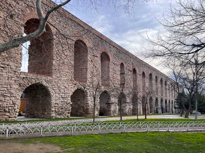 Aqueduc de Valens