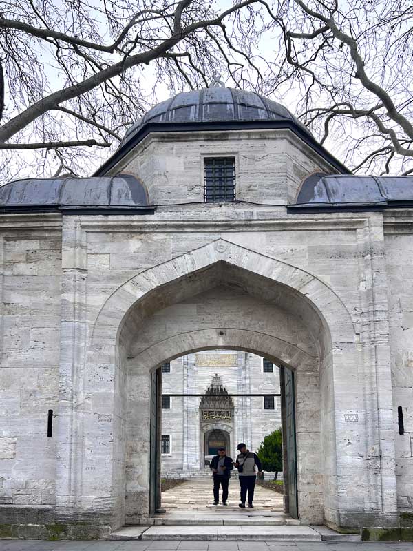 Portail de l'enclos de Süleymaniye Camii