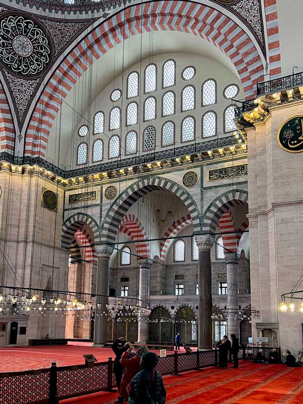 Suleymaniye Camii : facade intérieure nord,
                        du côté de l'entrée