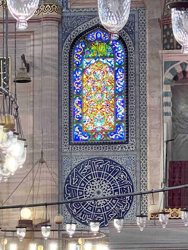 Suleymaniye Camii : vitrail et faience
                        d'Iznik