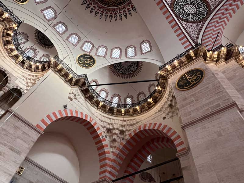 Suleymaniye Camii : écoinçons de la grande
                        coupole