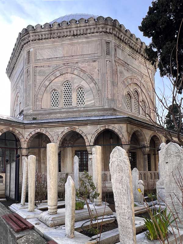 Suleymaniye-Camii--tombeau-de-Soliman-le-Magnifique.