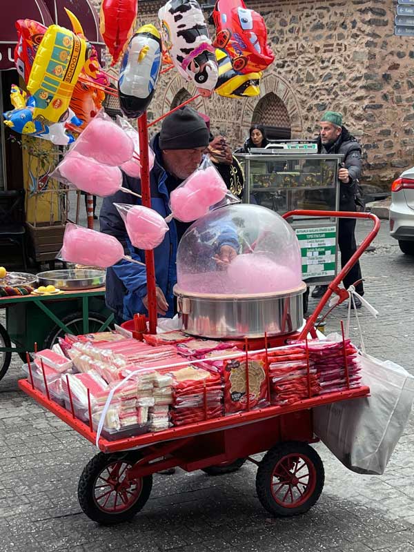 Bursa : marchand de barbe à papa