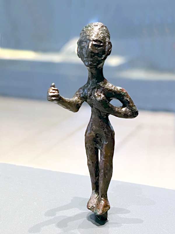 Figurine-de-soldat-en-bronze-Troie-VII-1250-1000-av.-J-C.