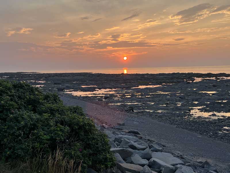 Capucins-coucher-de-soleil-sur-l'estran