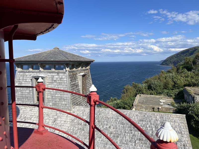 Pointe-à-la-Renommé : vue vers l'estd epuis la
                  passserelle du phare