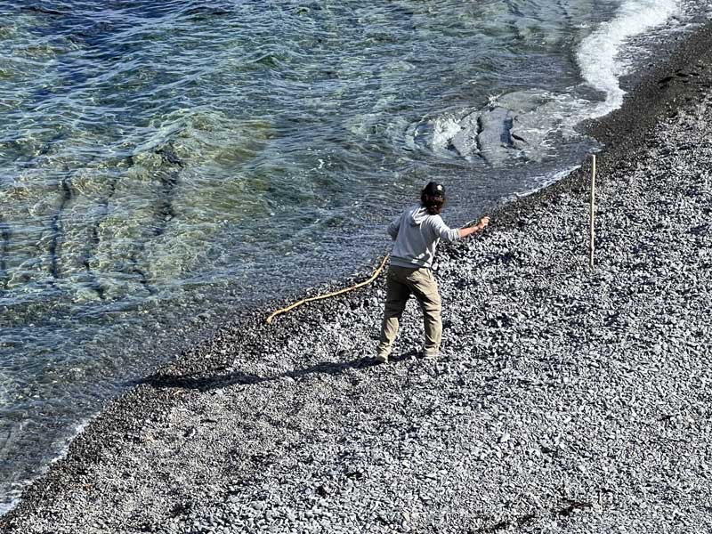 Plage-du-Cap-Bon-Ami-Gabriel-fait-des-ricochets