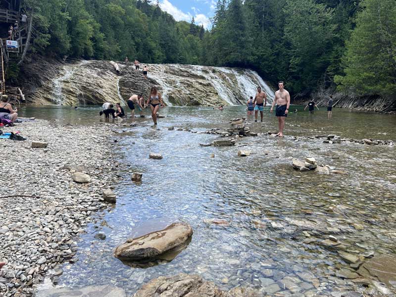 Chute-de-la-Riviere-Emeraude