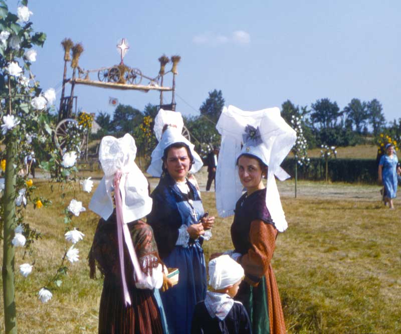 Pardon de Saint-Roch 1955 : les premiers costumes