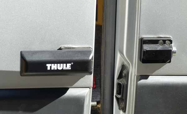 Thule Van Lock porte à
                    gissière ouverte